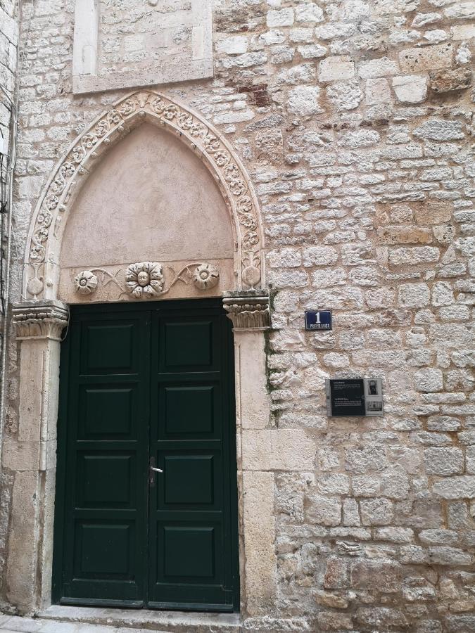 Orange Apartment Sibenik Luaran gambar